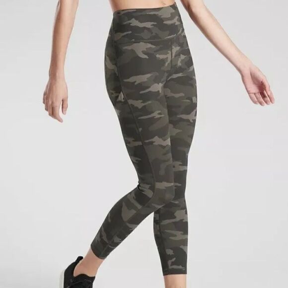 ATHLETA ULTIMATE STASH POCKET CAMO 7/8 TIGHT S - Picture 1 of 12